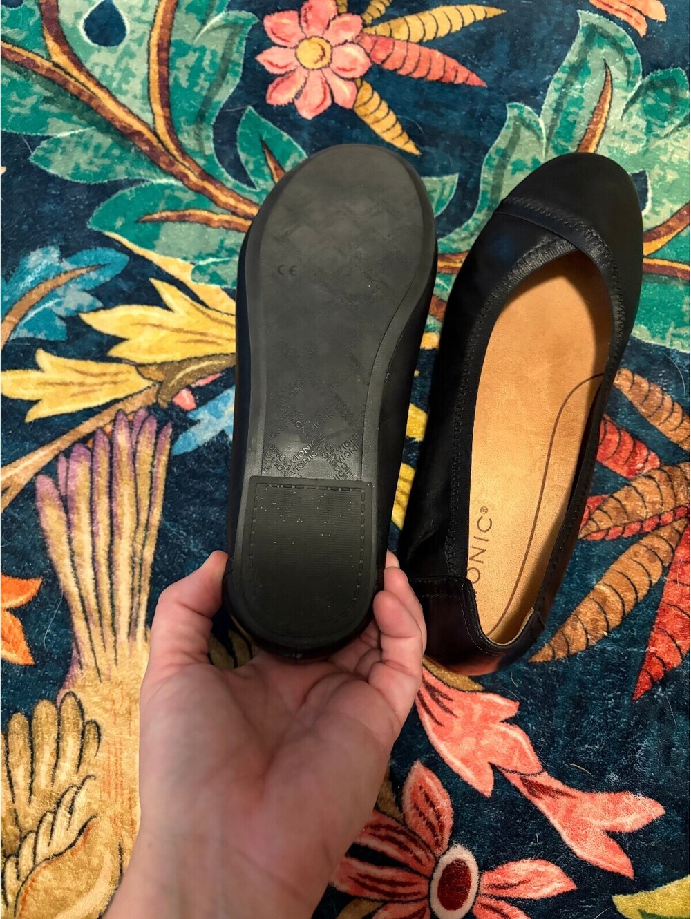 Vionic Caroll Black Leather Slip-On Flats Size 9 - Picture 9 of 9
